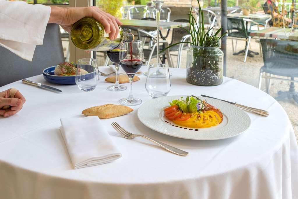 Brit Hotel Le Cygne Saint-Hilaire-du-Harcouët Restaurante foto